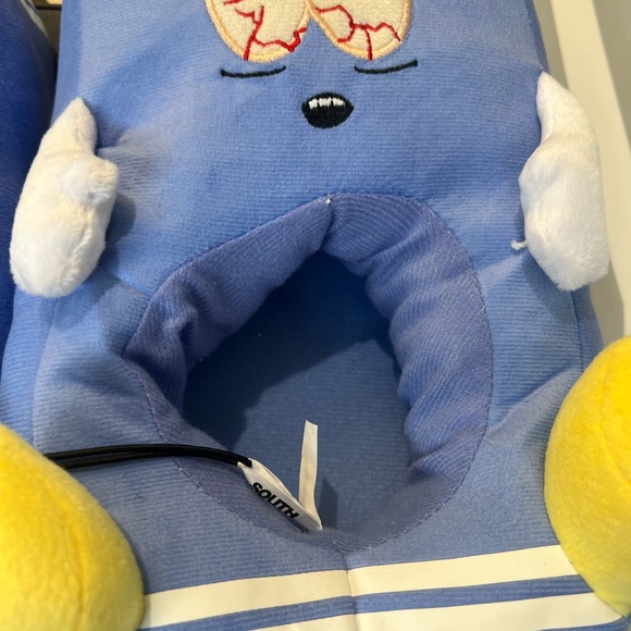 SOUTHPARK TOWELIE PLUSH SLIPPERS. . BRAND NEW. ADULT SIZE LARGE-XL - Picture 5 of 6